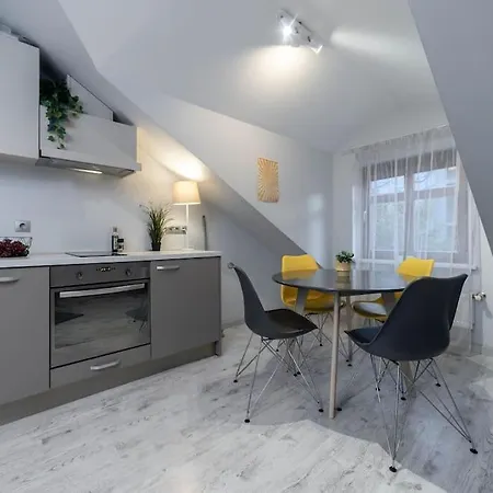 Chic & In Avoti District Apartment